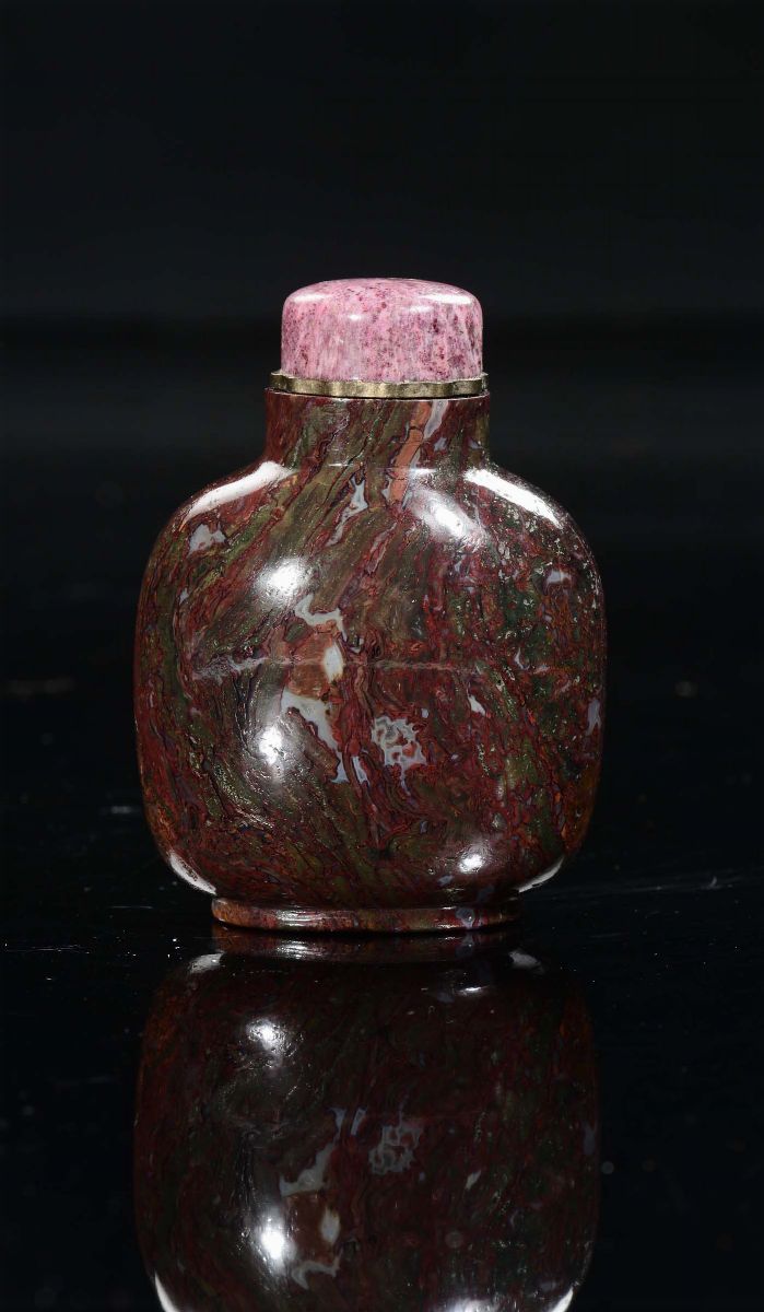Snuff Bottle in Diaspro con Tappo Rosa, Cina, Dinastia Qing, XIX Secolo
