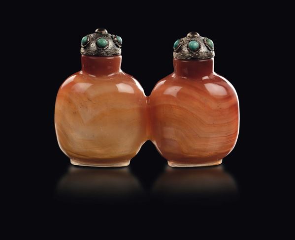 Snuff bottle a doppio corpo in agata con tappo con intarsi di turchese, Cina, XX secolo