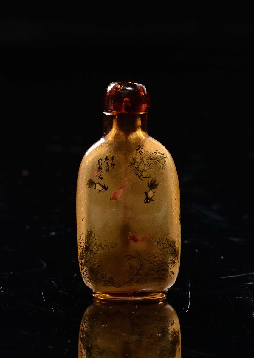 Cina, Dinastia Qing, Bottiglia da fumo in vetro con rappresentazione di contadino in paesaggio e ...