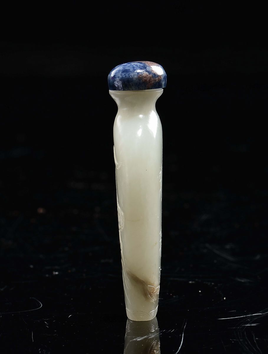 Snuff Bottle in Giada Bianca con Incisa Tigre e Iscrizione, Cina, Dinastia Qing, Epoca Qianlong (...