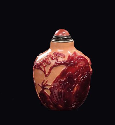 Cina, Dinastia Qing, Doppio colore Snuff Bottle con saggi in rilievo, XIX secolo