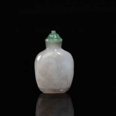 Snuff Bottle in Agata Bianca con Tappo Verde, Cina, Dinastia Qing, XIX Secolo