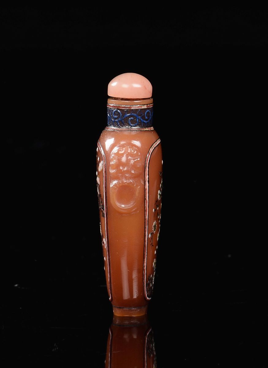 Snuff Bottle in Vetro Ambra Smaltata con Fiori di Ciliegio, Cina, Dinastia Qing, XIX Secolo
