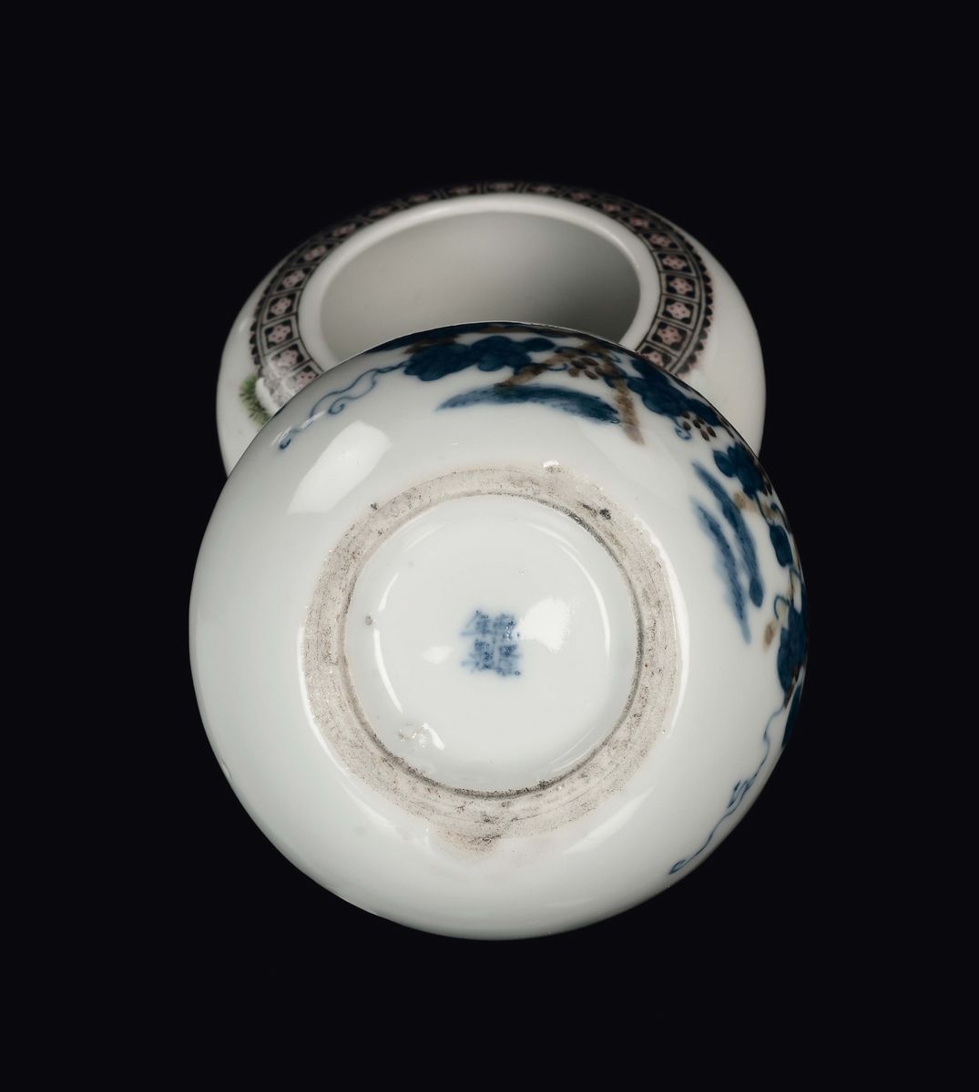 Cina, Quattro calamai in porcellana policroma, Dinastia Qing, XVIII-XX secolo