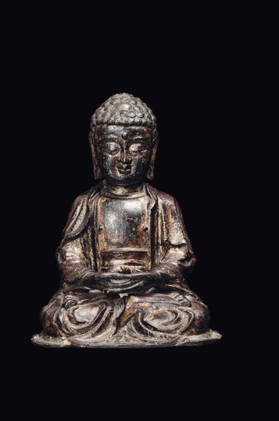 Cina, Dinastia Ming, XVII secolo, Figura di Medicine Buddha in bronzo con tracce di doratura