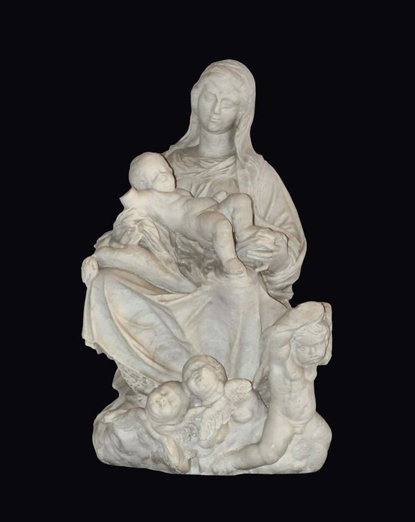 Gruppo scultoreo in marmo bianco raffigurante Madonna con Bambino e S.Giovannino, scultore operante a Genova nel terzo quarto del XVII secolo, Ambito di Pierre Pujet e bottega