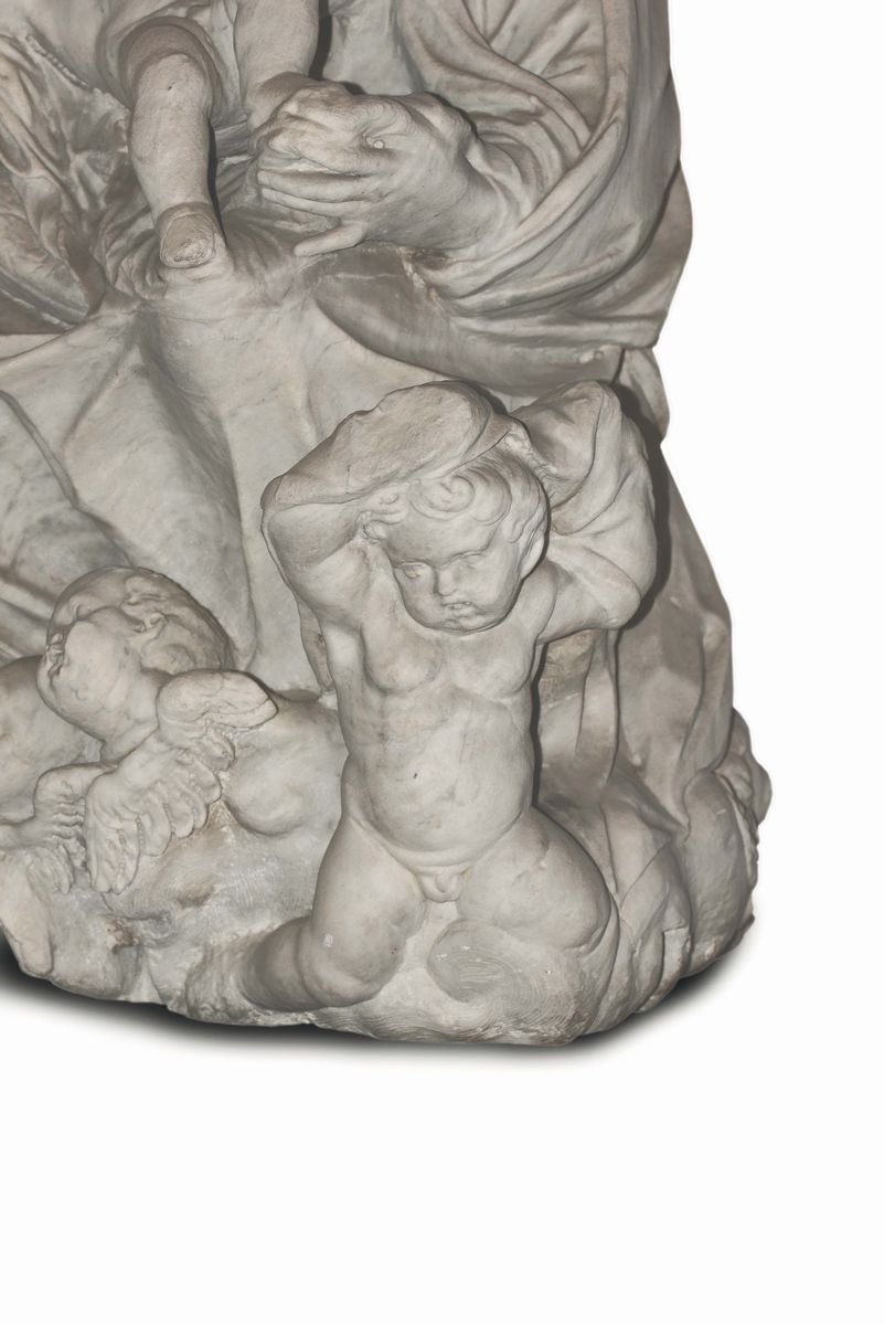 Gruppo Scultoreo in Marmo Bianco Raffigurante Madonna con Bambino e S.giovannino, Scultore Operan...