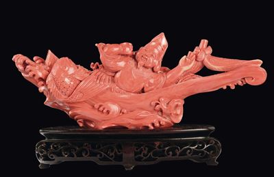 Scultura in Corallo Raffigurante Pescatore su Barca e Pesce, Cina, Dinastia Qing, Fine XIX Secolo