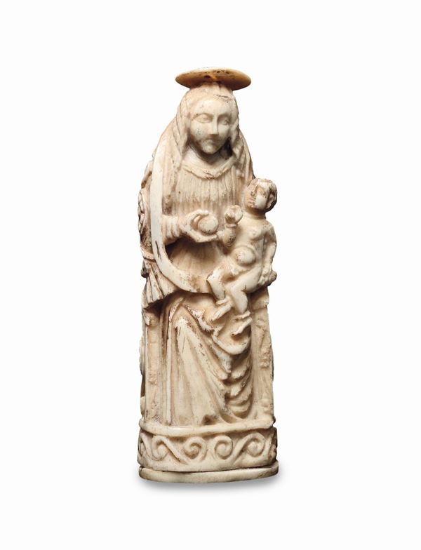 Figura di Madonna in trono con Bambino in avorio scolpito, Arte coloniale spagnola o portoghese del XVI secolo