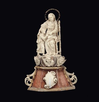 Scultura in Avorio, Madreperla, Tartaruga, Alabastro Raffigurante L’educazione della Vergine, Bot...