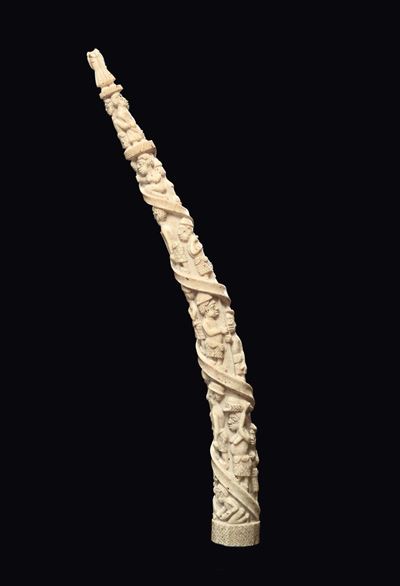 Zanna in Avorio Scolpito e Pigmentato, Arte Africana delle Colonie Ispano-portoghesi,probabile XV...