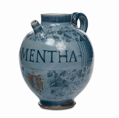 Grande Boccale in Maiolica con Decorazione Vegetale Turchina su Fondo Berrettino, Lazio XVII Seco...