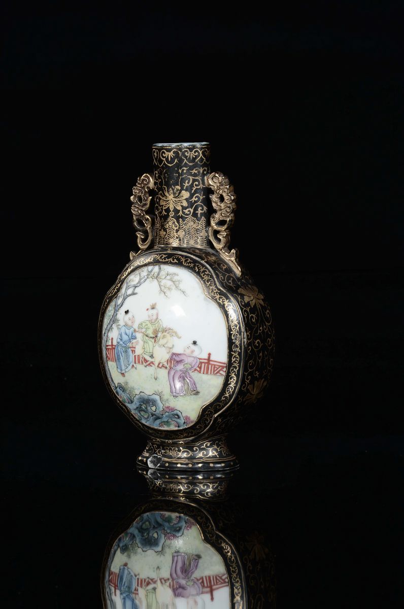 Vaso in porcellana Famiglia Rosa, Cina, Dinastia Qing, fine XIX secolo