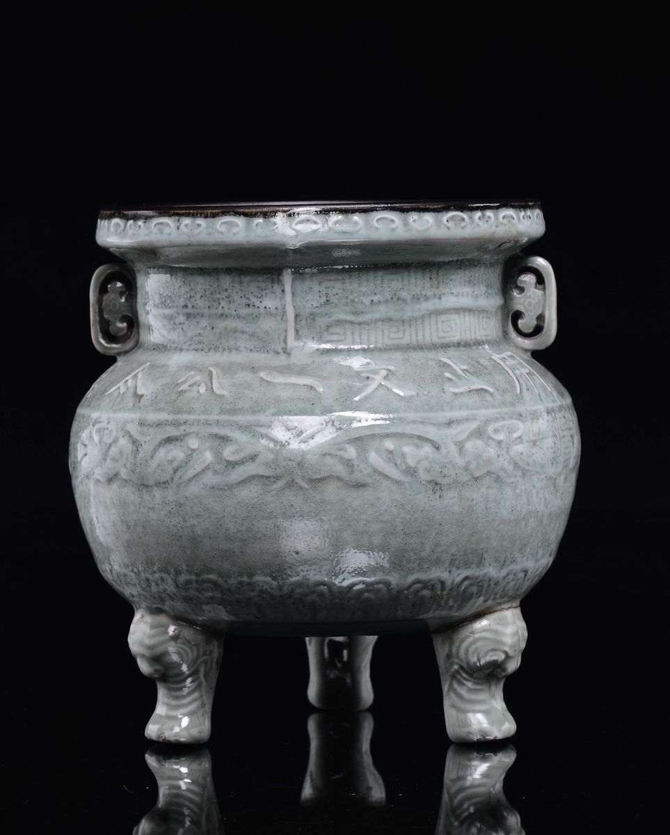 Incensiere Tripode in Porcellana Celadon, Cina, Dinastia Qing, XIX Secolo