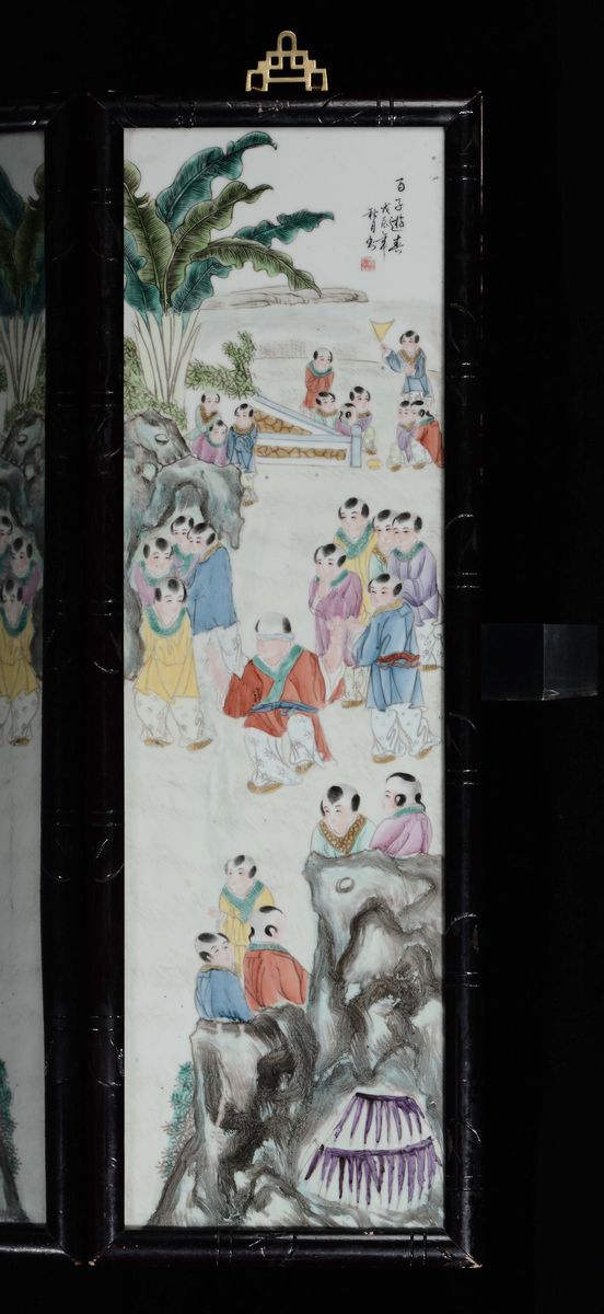 Coppia di Placche in Porcellana Policroma con Fanciulli, Cina, XX Secolo