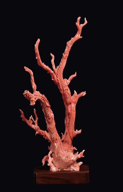 Ramo Scolpito in Corallo con Guanyin e Dragone, Cina, Dinastia Qing, Fine XIX Secolo