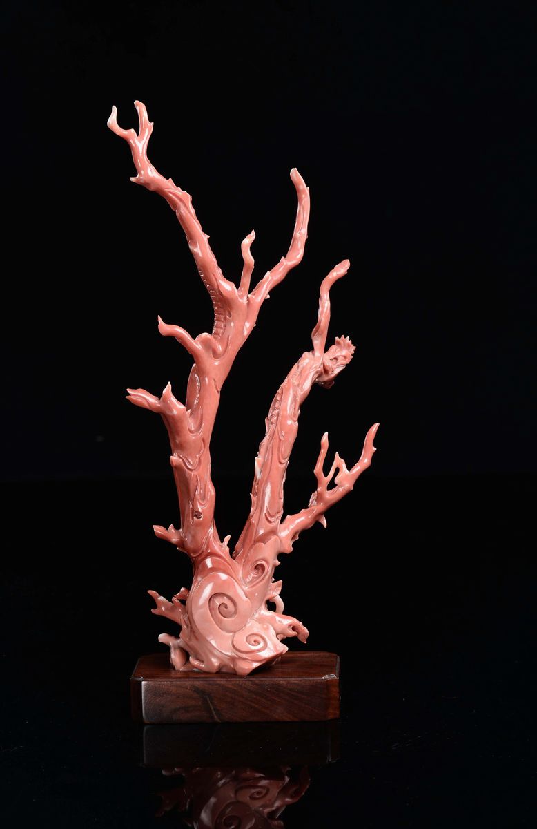 Ramo Scolpito in Corallo con Guanyin e Dragone, Cina, Dinastia Qing, Fine XIX Secolo
