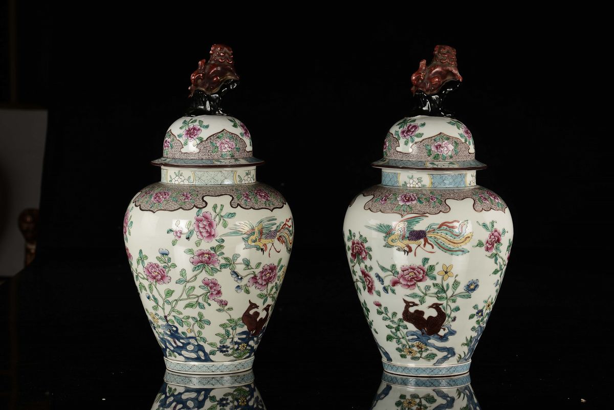 Coppia di Potiches con Coperchio in Porcellana Samson con Fenici e Fiori, Cina, Dinastia Qing, XI...