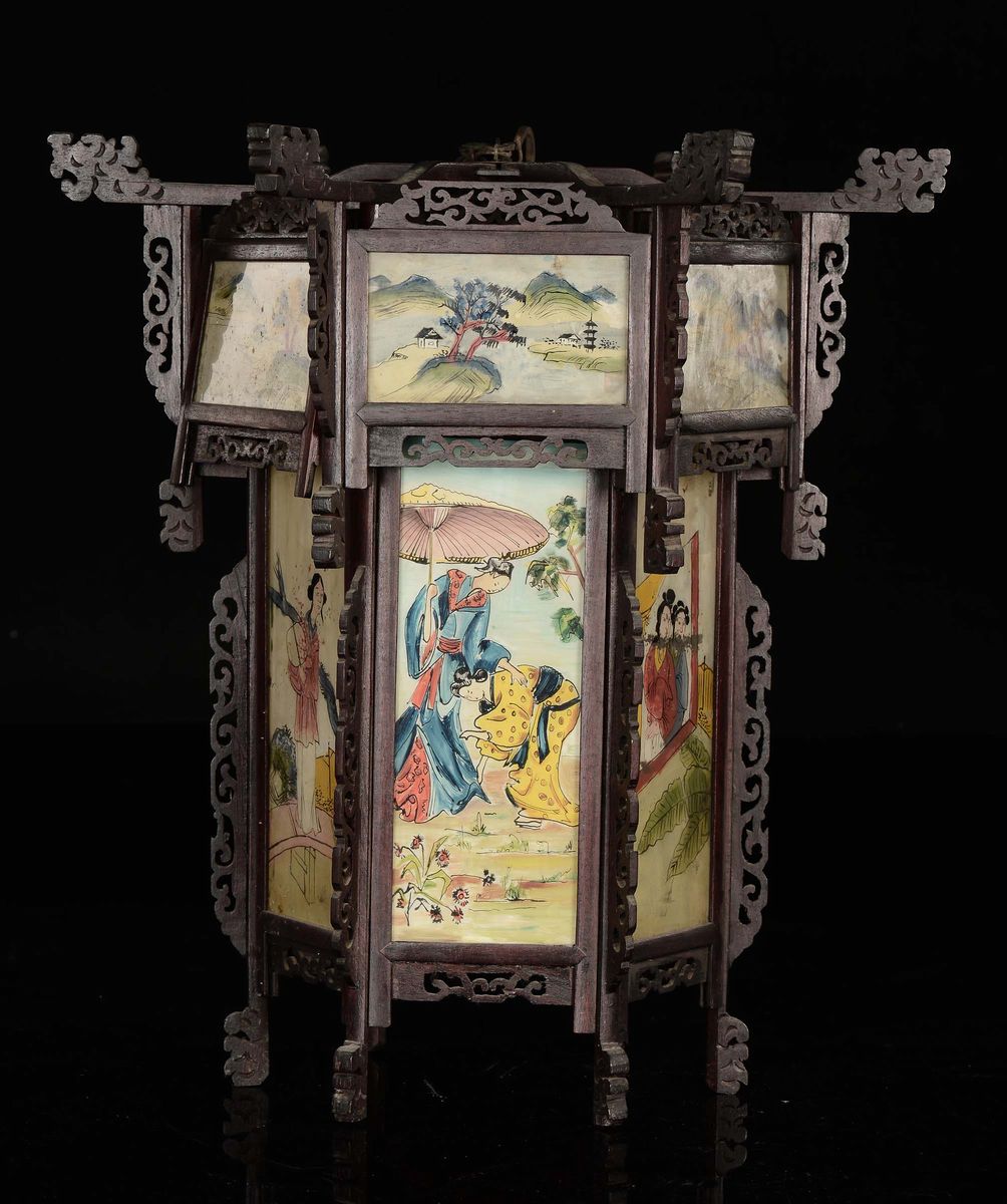 Lanterna in Legno con Placche in Vetro Dipinte con Paesaggi e Guanyin, Cina, Dinastia Qing, XIX S...