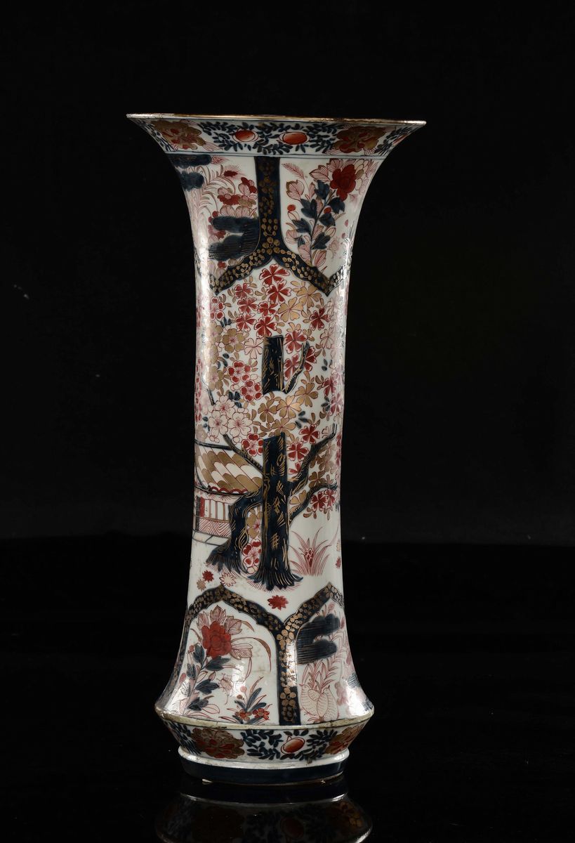Vaso in Porcellana Arita con Fiori di Pesco, Giappone, Fine XVII Secolo