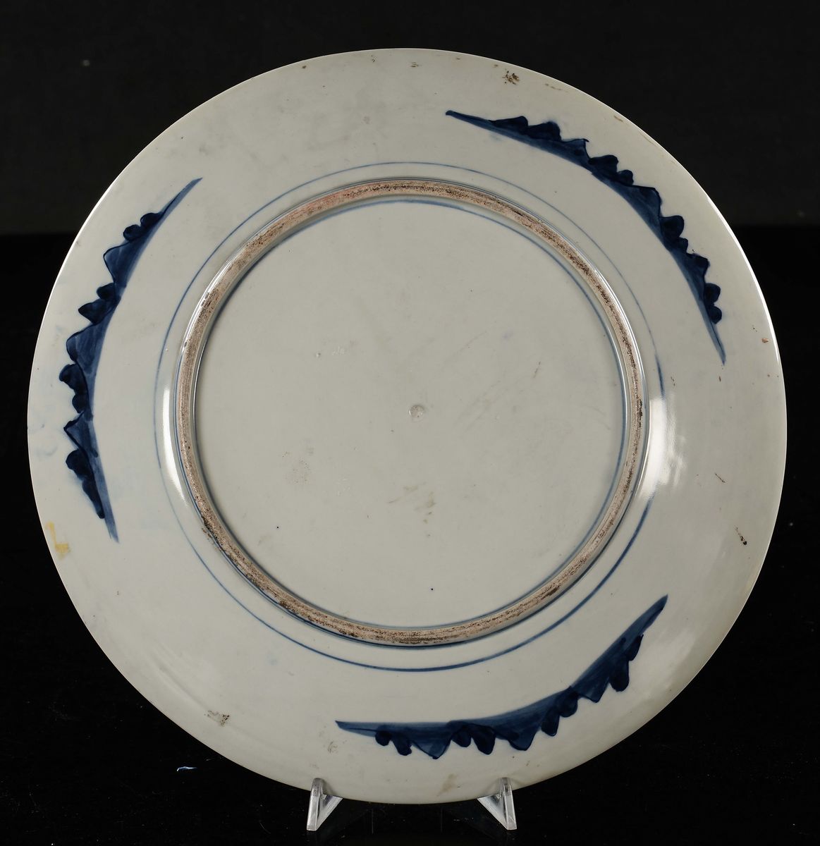 Piatto in Porcellana Bianca e Blu con Paesaggio, Cina, Dinastia Qing, XIX Secolo