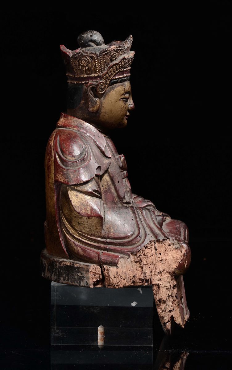 Dignitario seduto in posizione di dhyanasana, legno laccato, Cina, Dinastia Qing, XVIII secolo