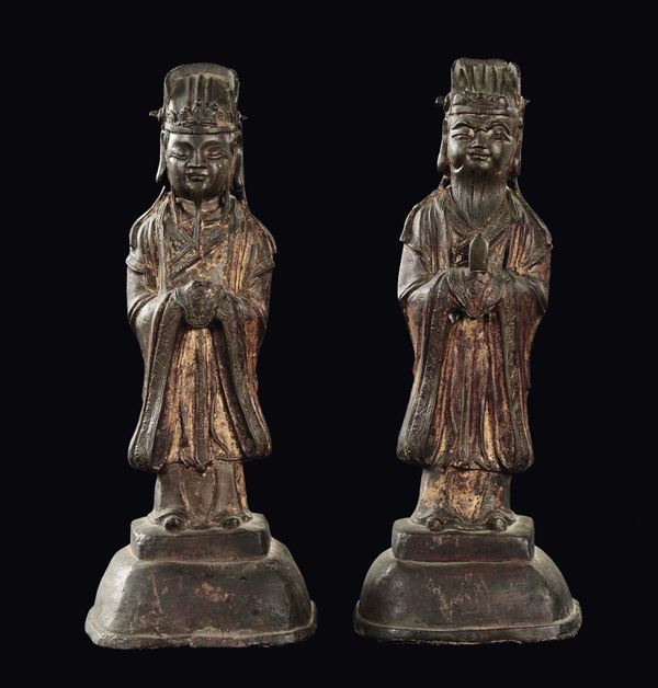 Coppia di immortali taoisti in bronzo lumeggiato, Cina, Dinastia Ming, XVII secolo