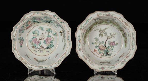 A pair of Famille Rosse jardinière with flowers, butterflies and birds, China, Qing Dynasty, 19th century