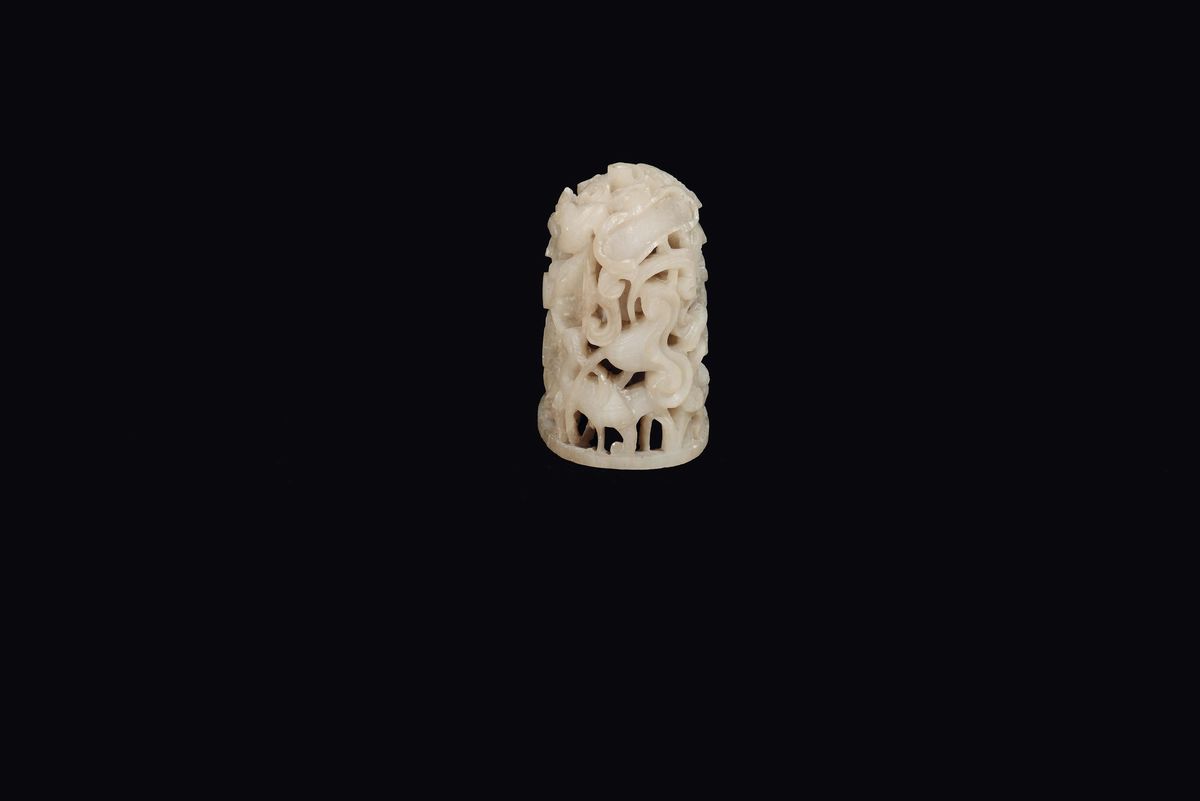 Sculturina in Giada Bianca Raffigurante Gru tra Alberi, Cina, Dinastia Ming, XVII Secolo