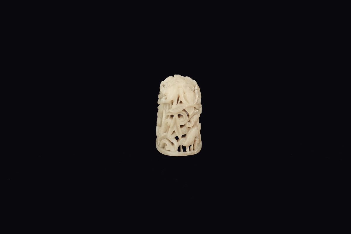 Sculturina in Giada Bianca Raffigurante Gru tra Alberi, Cina, Dinastia Ming, XVII Secolo