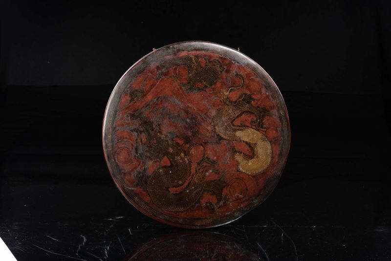 Gong in fusione di bronzo raffigurante draghi, Cina, Dinastia Qing, XIX secolo  - Asta Chinese Works of Art - Cambi Casa d'Aste