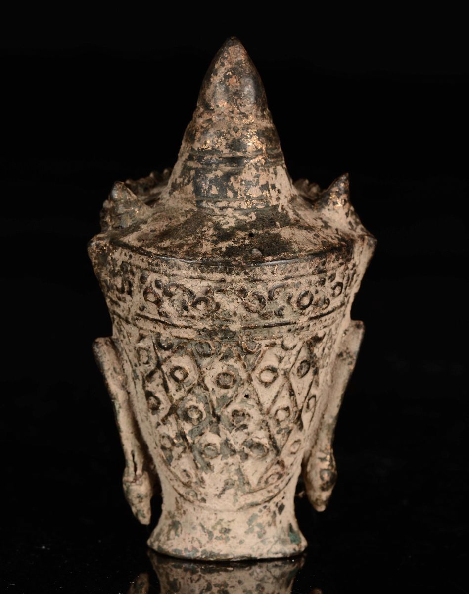 Testa di Divinità in Lega di Bronzo con Tracce di Doratura, Thailandia, XIX Secolo