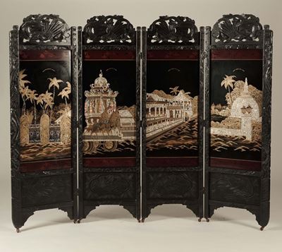 Paravento in Legno con Intarsi in Madreperla Raffigurante Tempio, Cina, Dinastia Qing, XIX Secolo