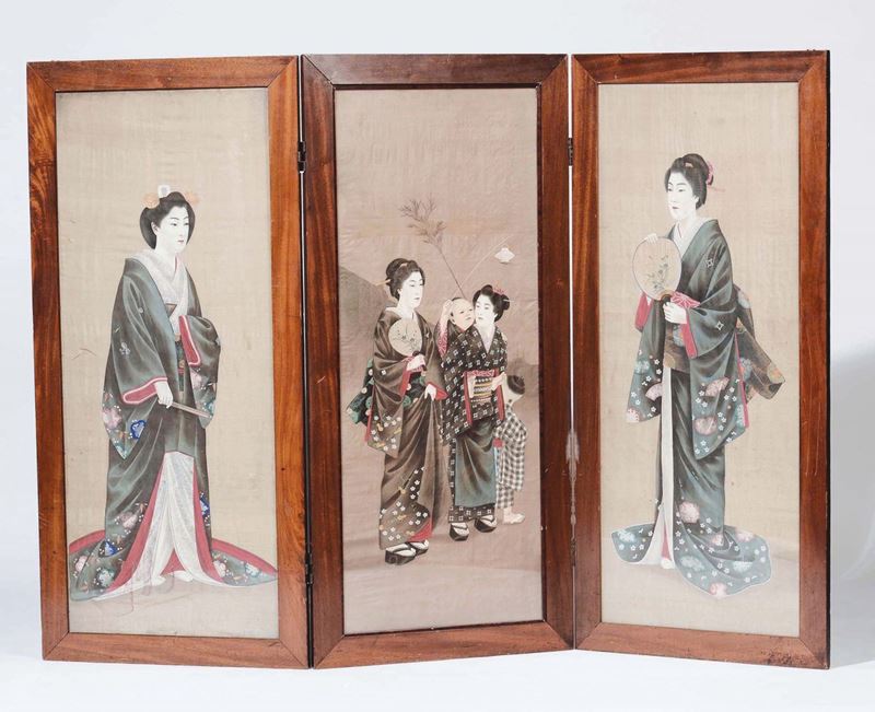 Parevento composto da tre pannelli con dipinti su carta raffiguranti Guanyin, Giappone, XIX secolo  - Asta Fine Chinese Works of Art - II - Cambi Casa d'Aste