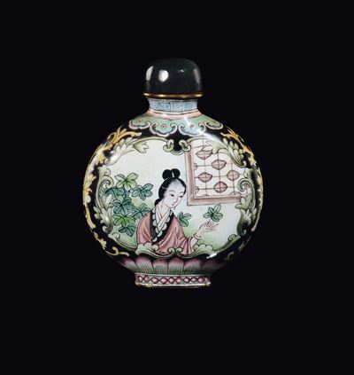 Cina, Dinastia Qing, Bottiglia da fumo in smalto raffigurante Guanyin, XIX secolo