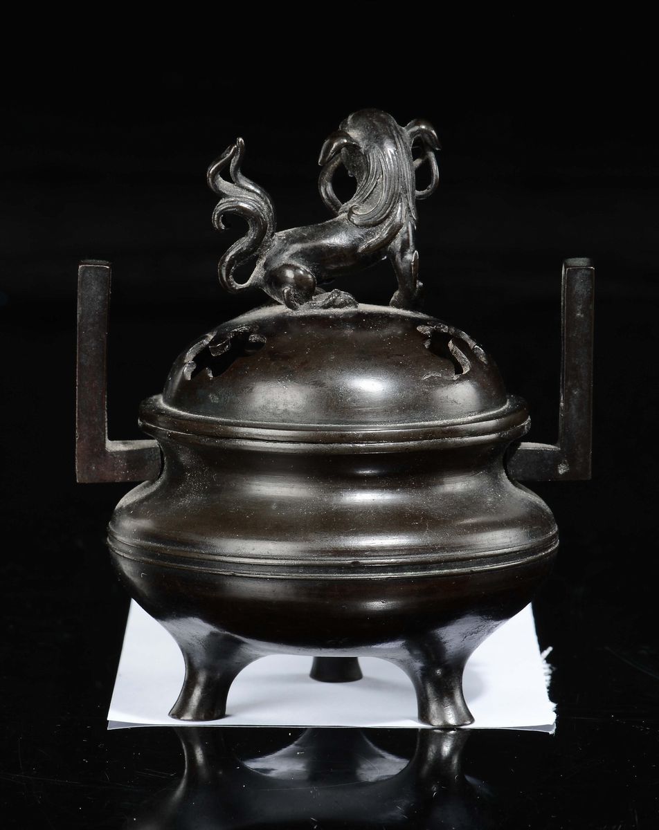 Incensiere in bronzo con coperchio, sormontato da cane di Pho, Cina, Dinastia Qing, XVIII secolo