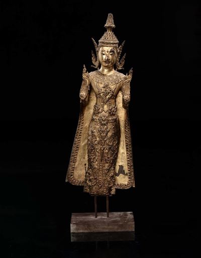 Divinità su Piedistallo in Bronzo Dorato, Thailandia, XIX Secolo