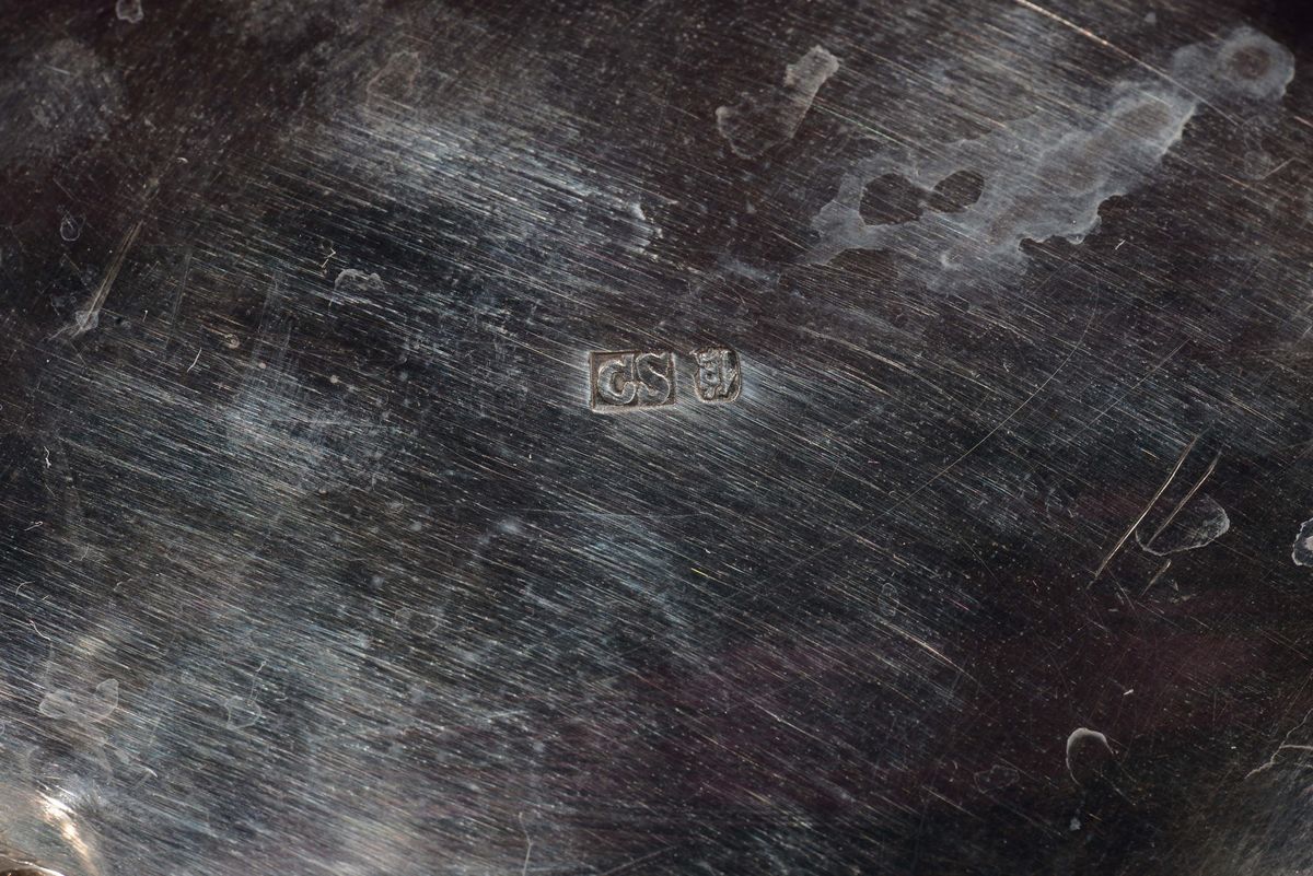 Cina, Canton, Dinastia Qing, Vasca in argento sbalzato, fine XIX secolo