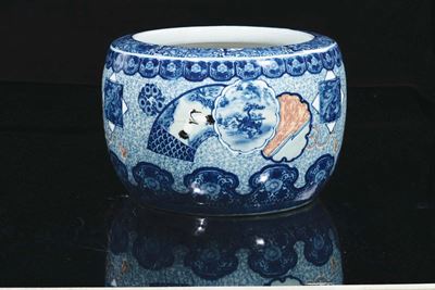 Cachepot in Porcellana Bianca e Blu con Raffigurazioni di Gru, Cina, Dinastia Qing, XIX Secolo