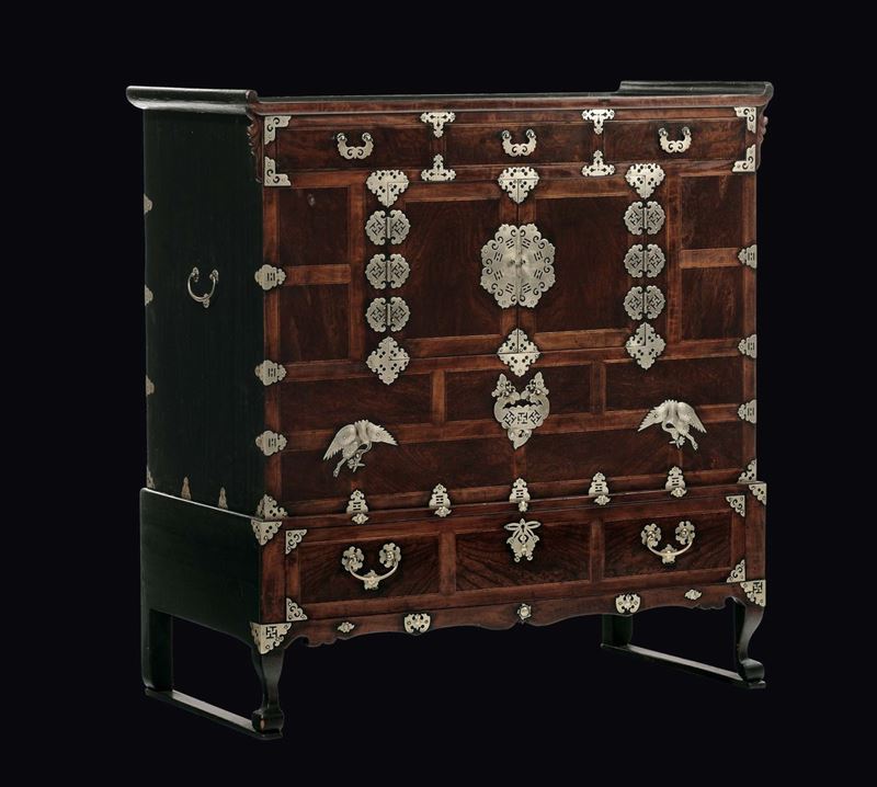 An elm wood cabinet with bronze studs, Korea, 19th century  - Auction Fine Chinese Works of Art - II - Cambi Casa d'Aste