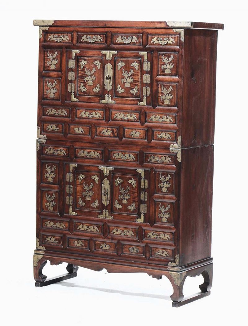 A two level chest furniture with flowers, birds and butterflies bronze outlines, Korea, 19th century  - Auction Fine Chinese Works of Art - II - Cambi Casa d'Aste