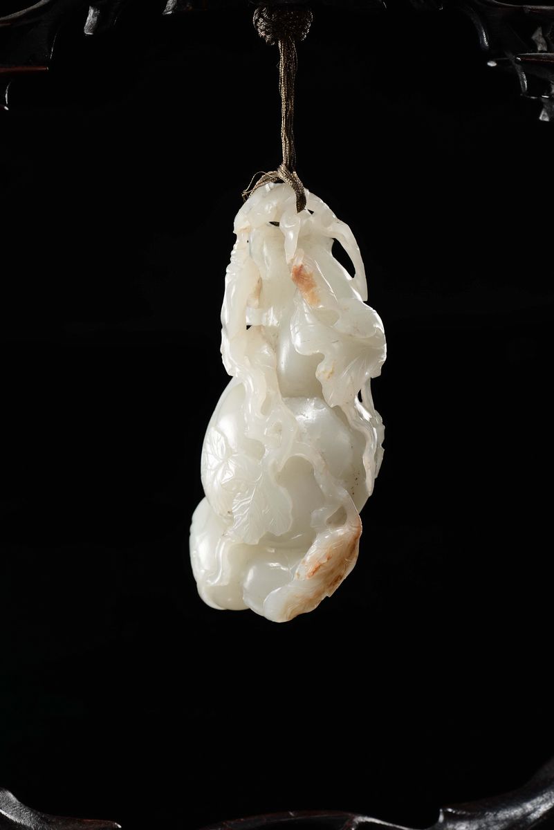 Scultura in giada bianca e russet, Doppia zucca con ramages, Cina, Dinastia Qing, epoca Qianlong ...
