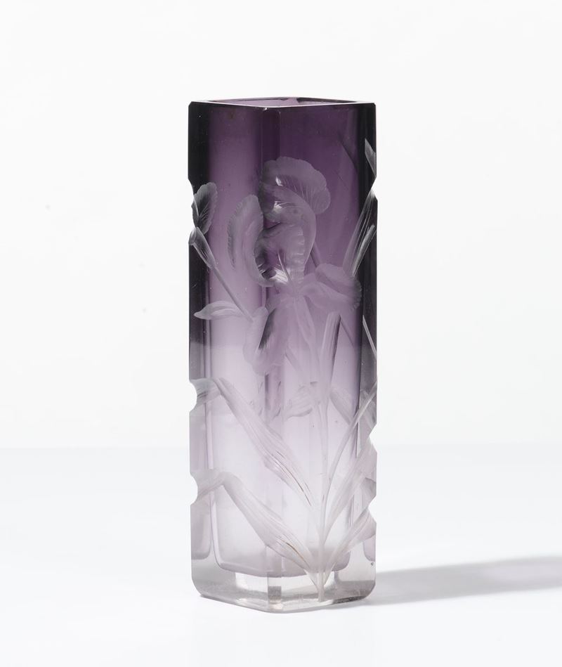 Vasetto in vetro viola  - Asta Arti Decorative del Novecento - II - Cambi Casa d'Aste