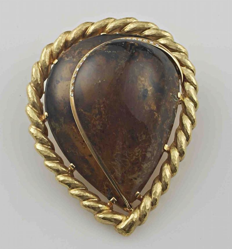 A blue amber, diamond and gold pendant  - Auction Fine Art - Cambi Casa d'Aste