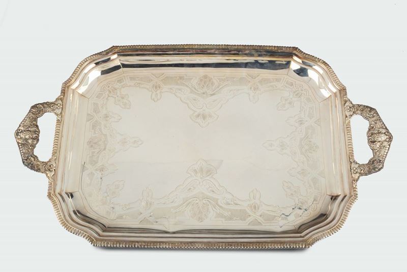 A large silver tray, Italian silverware, 20th century  - Auction Fine Silvers - I - Cambi Casa d'Aste