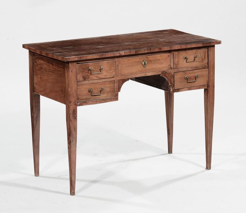 Scrivania a cinque cassetti lastronata, fine XIX secolo  - Auction Furnishings from the mansions of the Ercole Marelli heirs and other property - Cambi Casa d'Aste