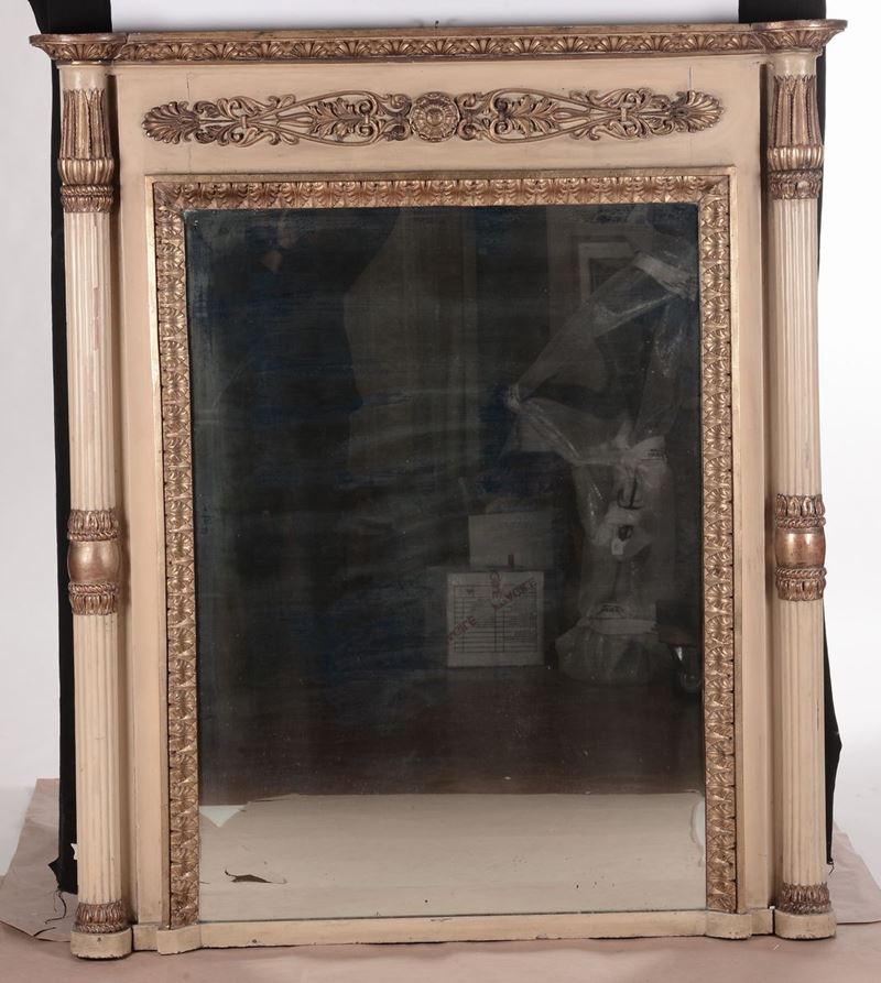 Caminiera in legno laccato, intagliato e dorato  - Asta Antiquariato e Dipinti Antichi - I - Cambi Casa d'Aste