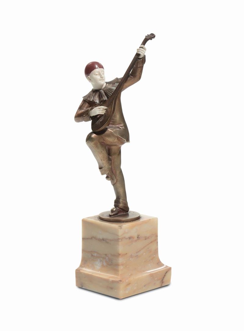 Pierrot con mandolino  - Auction Decorative arts of the twentieth century - II - Cambi Casa d'Aste