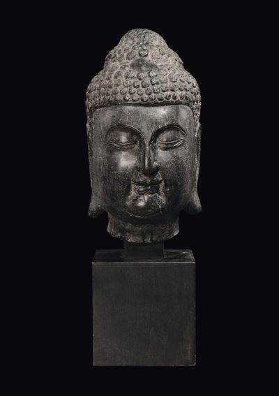 Testa di Buddha in Basalto Nero, Cina, Dinastia Ming, XVII Secolo