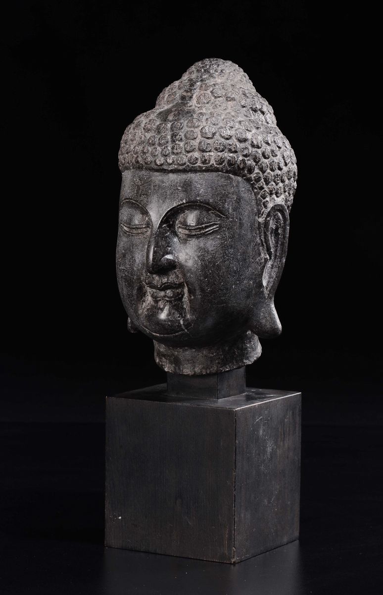 Testa di Buddha in Basalto Nero, Cina, Dinastia Ming, XVII Secolo